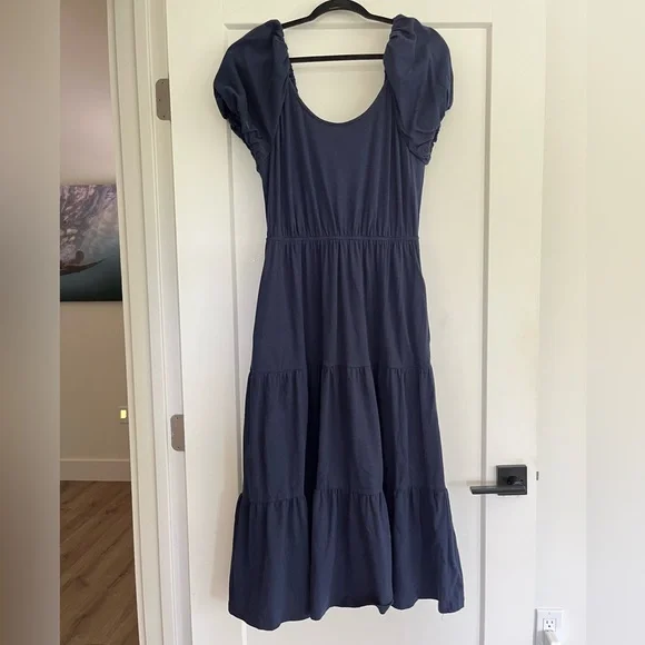 🌌 Skies Are Blue Navy Puff Sleeve Maxi Dress – From Called to Surf 🌌 - Picture 1 of 4